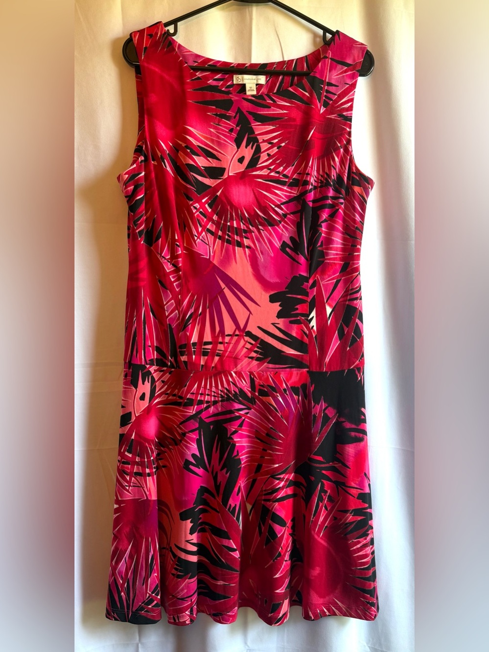 DB Tropical-Print Sleeveless Midi Dress in Pink & Black Size 12
